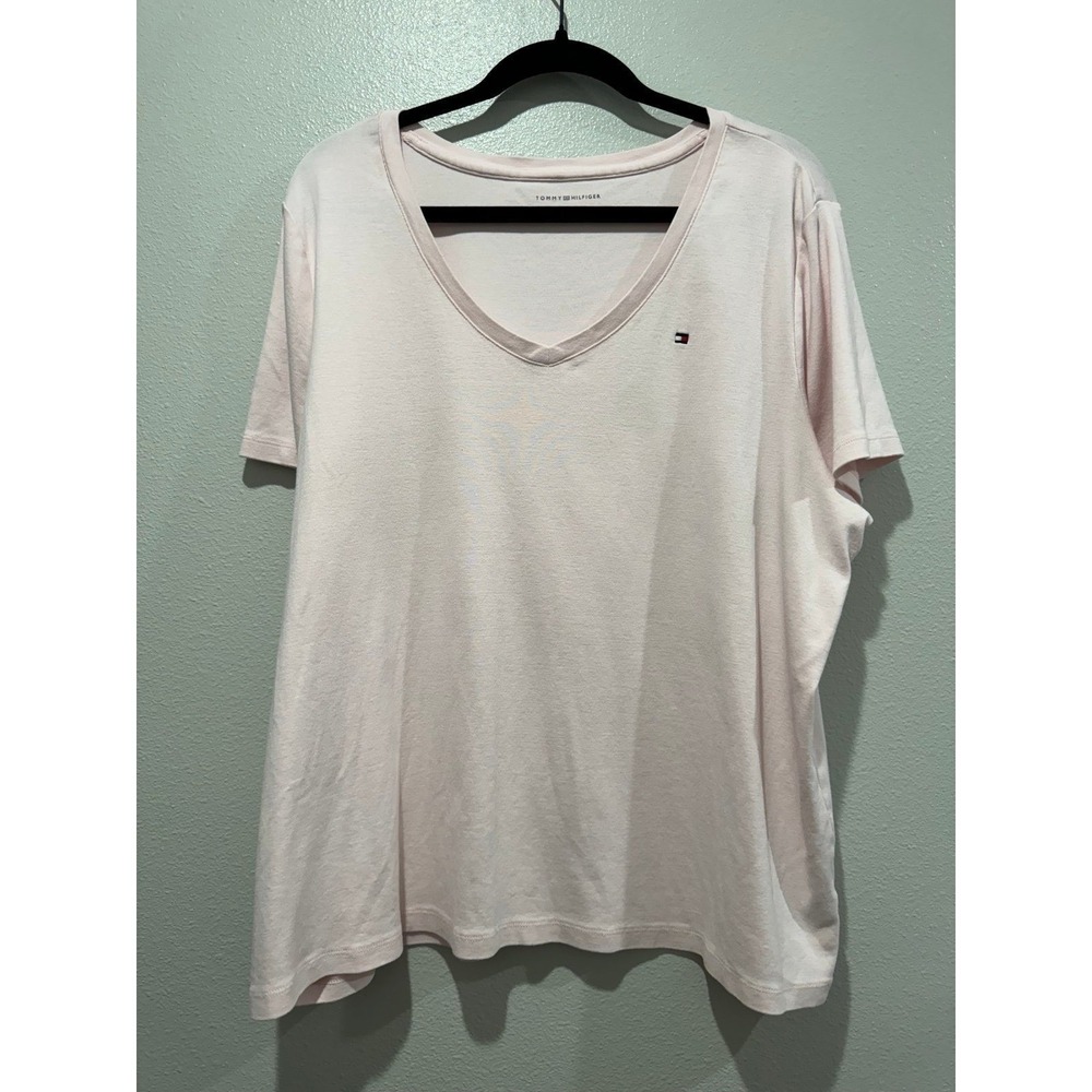 Tommy Hilfiger Women's Light pink SZ 2XL Shirt